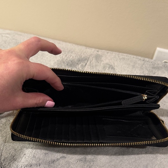 Michael Kors Large Black Pebbled Leather Wristlet Wallet - Picture 10 of 11